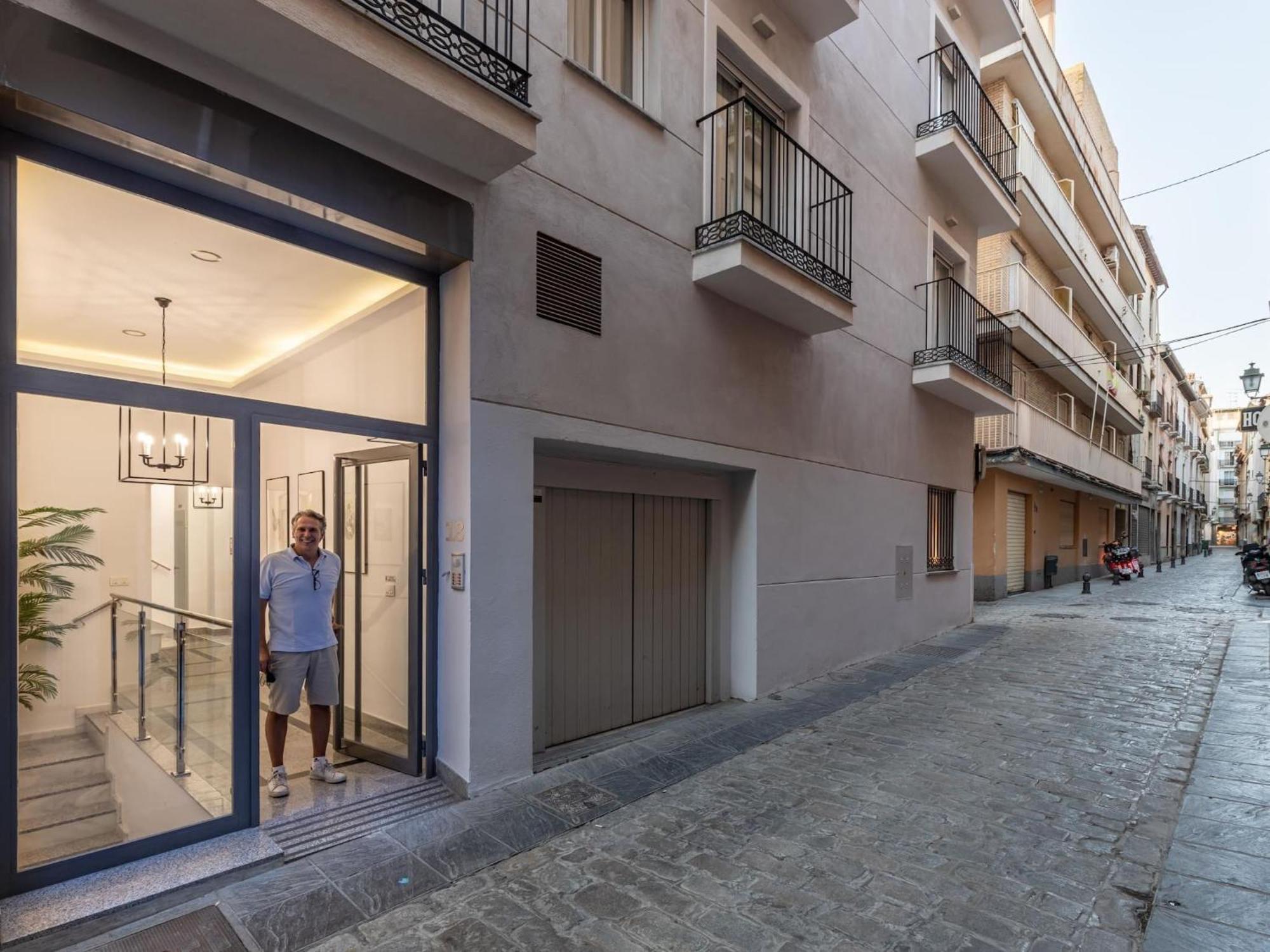 Central Stylish And Elegant 1 & 2 Bedroom Apartments III Granada Esterno foto