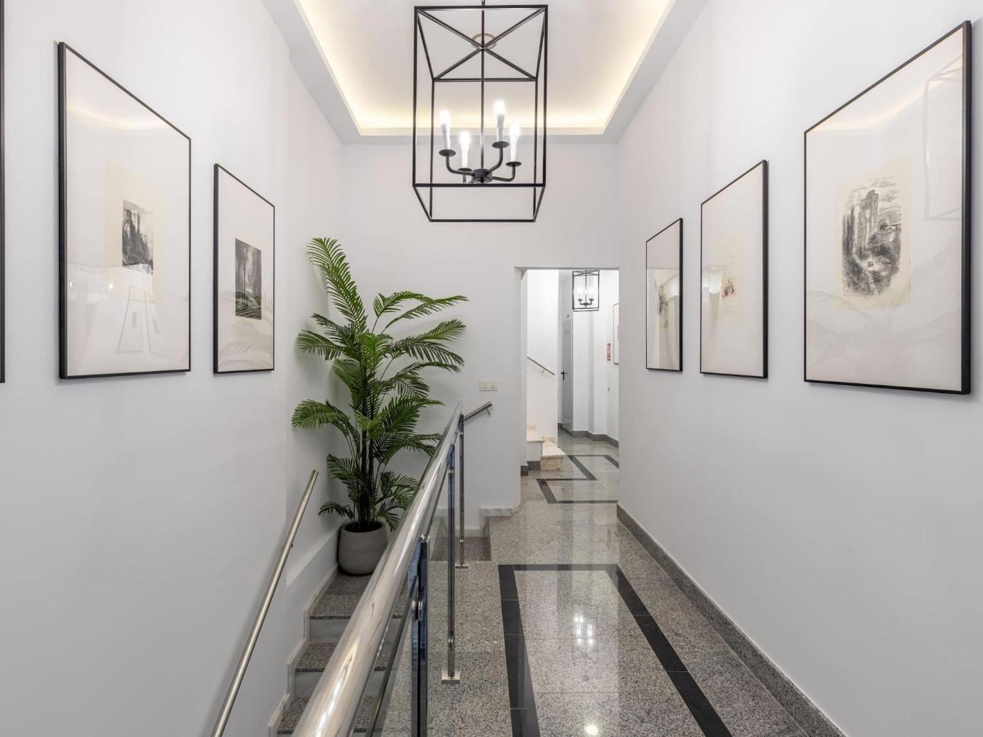 Central Stylish And Elegant 1 & 2 Bedroom Apartments III Granada Esterno foto