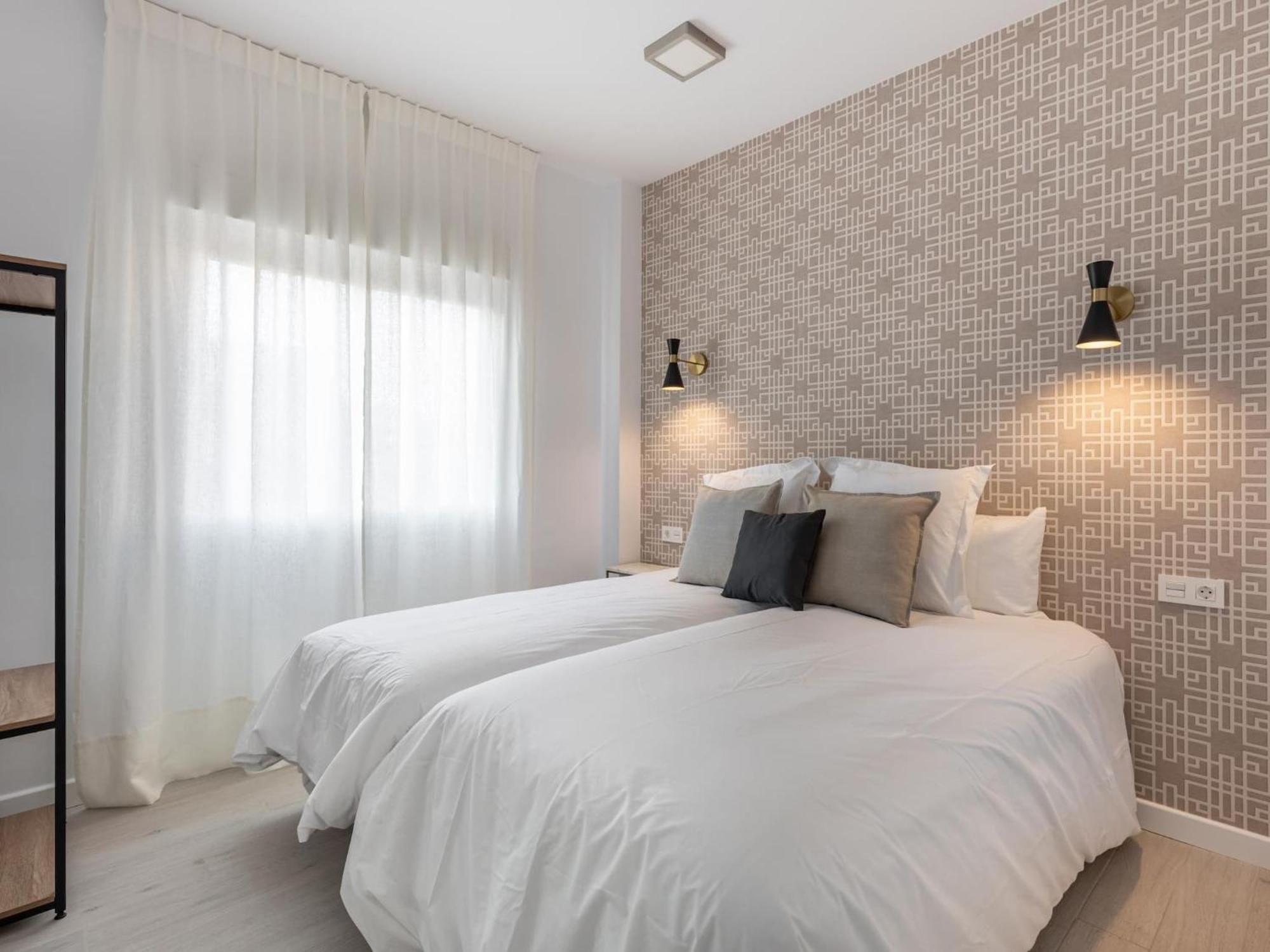Central Stylish And Elegant 1 & 2 Bedroom Apartments III Granada Esterno foto